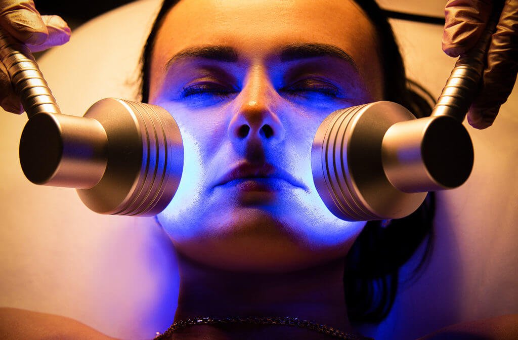 What's The Difference Between Red Light Therapy And Blue Light Therapy